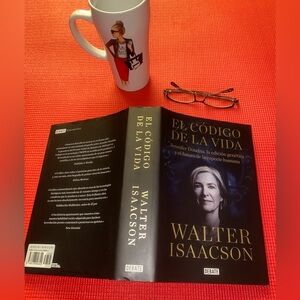 EL CÓDIGO DE LA VIDA. By Walter Isaacson
(#bundle&save)